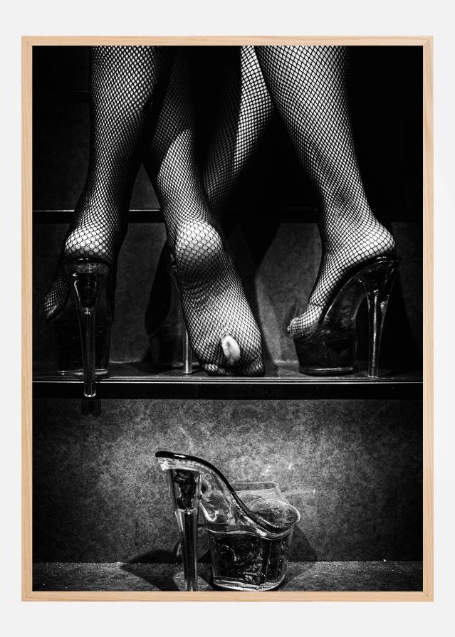 On the soles of its feet Постер