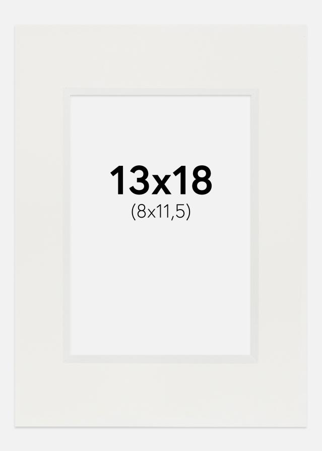 Паспарту бяло 3 mm Бяло ядро 13x18 cm (8x11,5)