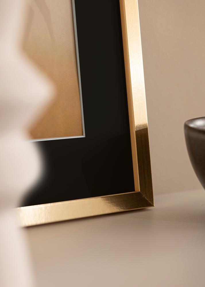 Рамка Trendy Златно 20x25 cm - Паспарту Черно 14x18 cm