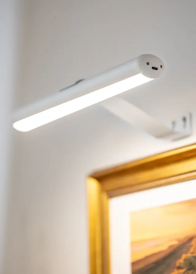 KAILA Lux Bateryno Osveshtenie za Kartini 33 cm - Byal