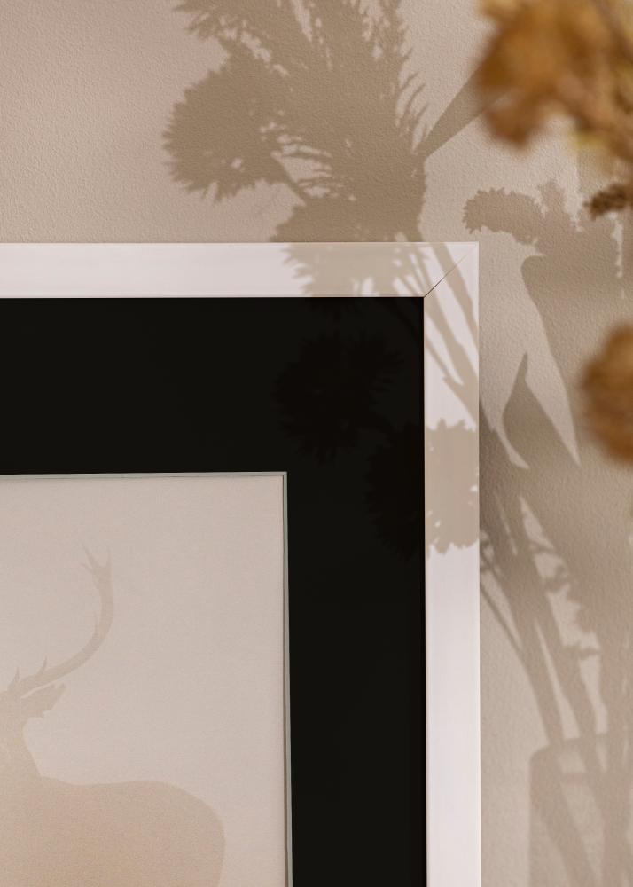 Рамка Стилен бяло 18x24 cm - Паспарту Черно 13x18 cm