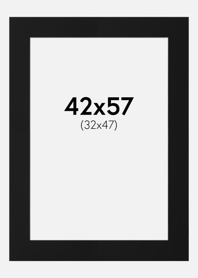 Паспарту Черен Стандарт (Бяло Ядро) 42x57 cm (32x47)