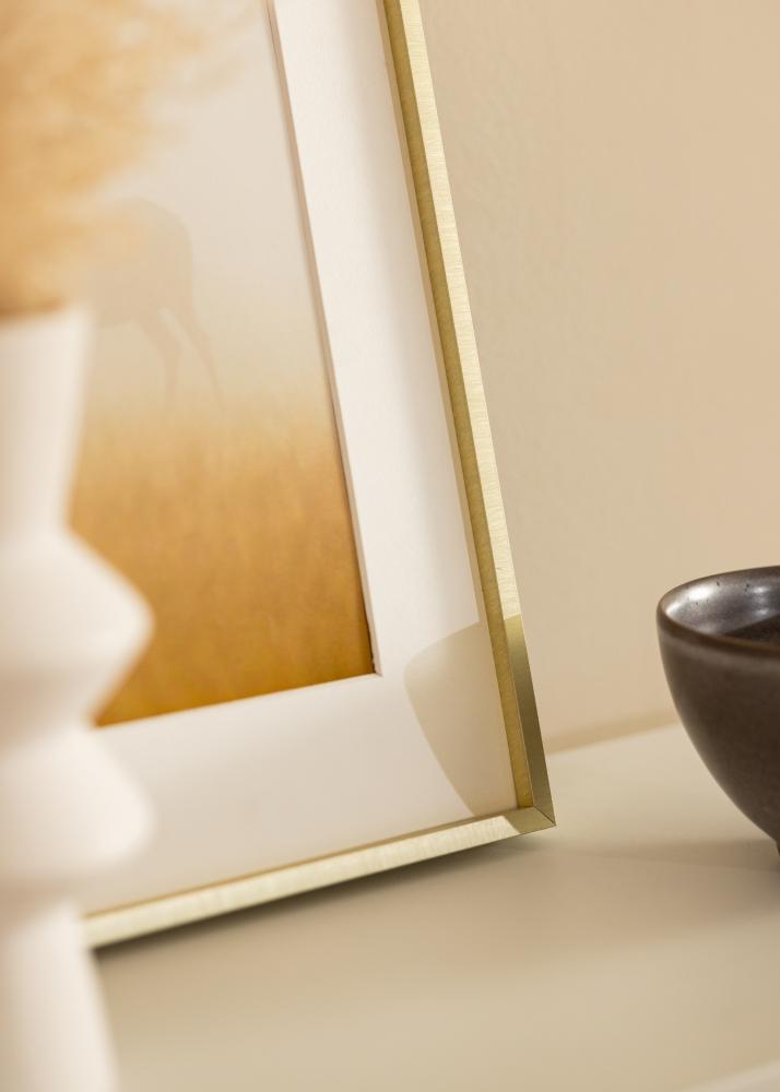 Рамка Nielsen Премиум Alpha Четкано Златно - произволен размер