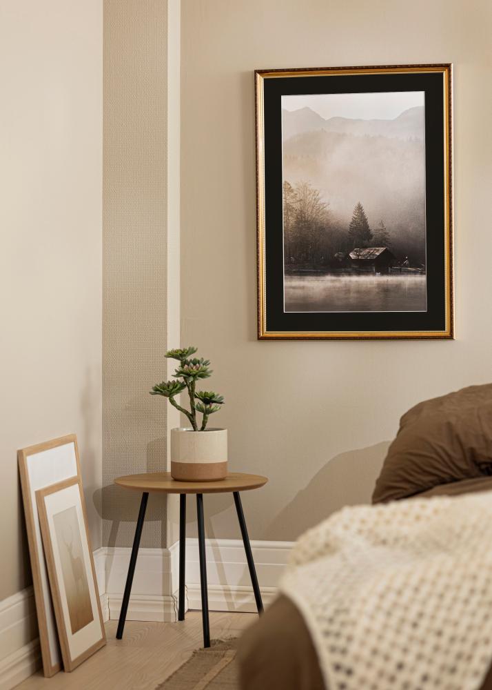 Рамка Abisko Златно 40x50 cm - Паспарту Черно 29,7x42 cm (A3)