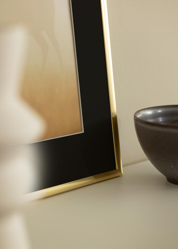 Рамка New Lifestyle Златно 30x40 cm - Паспарту Черно 18x27 cm