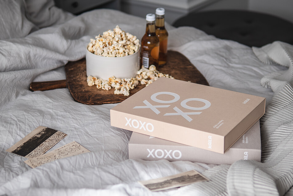 Фотоалбум в уютна спалня